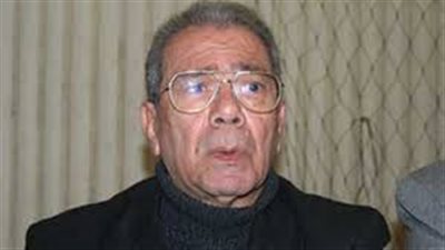 نبيل زكي: الرئيس وضع يديه على مشاكل المصريين