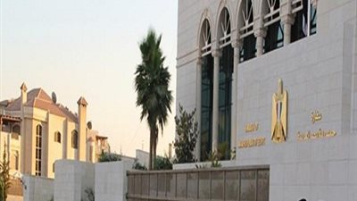 السفير المصري يوافي الدوائر الرسمية الفرنسية بورقة تتضمن برنامج حماية المسار الديمقراطي