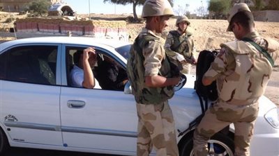 ضبط ٢٥ محكوما عليهم و١٦٠ مخالفة مرورية بشمال سيناء