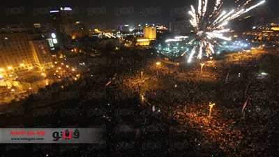بالصور.. الألعاب النارية تضيء سماء التحرير احتفالًا بـ