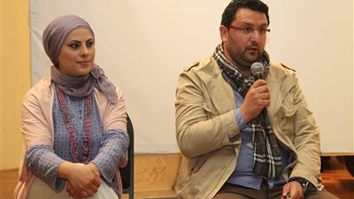 بالصور.. عرض فيلم وثائقي عن قضايا الشرف بمتحف محمود درويش