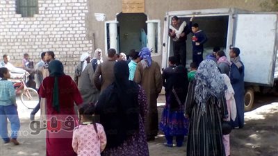 بالصور.. «تموين المنيا» ينظم قافلة بقرية الإسماعيلية