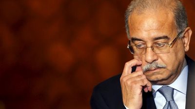 كواليس أخطر أيام الحكومة..السيسي لـ«إسماعيل»: سيبك من شغل المكاتب واطلع اتكلم مع الناس.. صندوق النقد الدولى يفاجئ مصر بـ4 عقبات جديدة.. وتعليمات مشددة للوزراء خوفا من فخ البرلمان