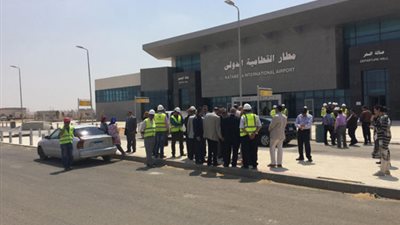 «مطار القطامية» إنجاز جديد على أرض مصر.. يخدم العاصمة الإدارية ويدعم حركتى التجارة والسياحة.. 3 آلاف عامل أنجزوا المشروع في 12 شهرًا.. ويضم حقلا للطيران و45 مبني إداريا
