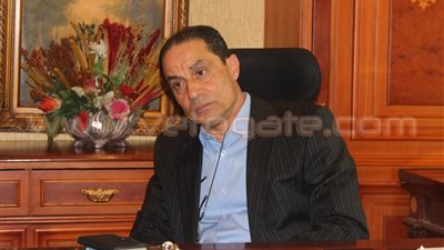 سامي عبدالعزيز: رفع أسعار السجائر خدمة للمواطن