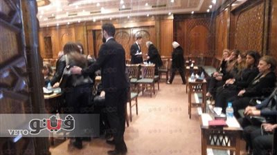 بالفيديو والصور.. وصول أنغام والشافعي لعزاء والد أمير طعيمة