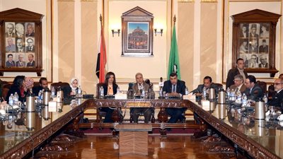 وزيرة الهجرة تبحث مع جابر نصار الإعفاء الجمركي لسيارات المصريين بالخارج