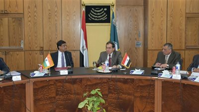 وزير البترول يبحث مع وفد رجال أعمال هندي سبل التعاون وفرص الاستثمار