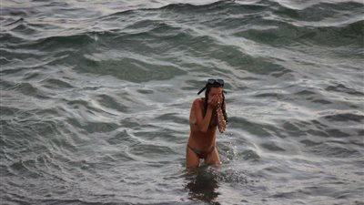 أغرب حالة ولادة لسائحة في مياه البحر بمدينة دهب