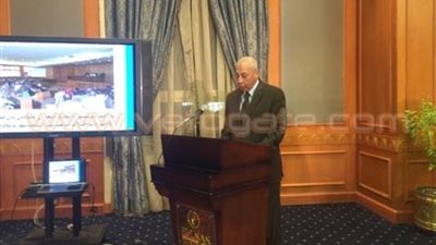 بالصور.. بدء لقاء «محلب» مع التنفيذيين بمحافظة أسوان