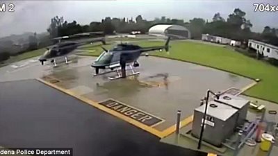 لحظة تصادم طائرتي هليكوبتر بكاليفورنيا (صور)