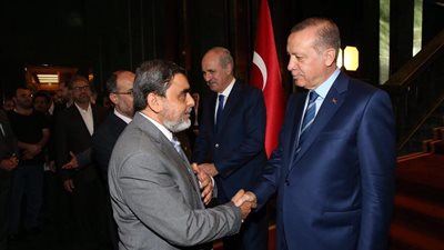 «أردوغان» يلتقي مدحت الحداد مسئول الإخوان الهاربين في تركيا
