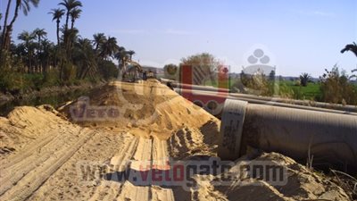 بالصور.. خط مياه الشرب الجديد يسبب أزمة لمواطنى 