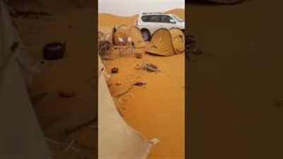 بالفيديو.. شاهد ماذا فعلت عاصفة رملية بممتلكات سعوديين