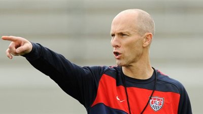 بالفيديو.. أحمد شوبير: الأهلي يتفاوض مع بوب برادلي لقيادة الفريق