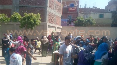 بالفيديو.. الجمعيات الخيرية تواجه ارتفاع أسعار الملابس بالمعارض