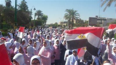 مسيرة طلابية في شوارع الوادي الجديد بعنوان «انزل شارك»