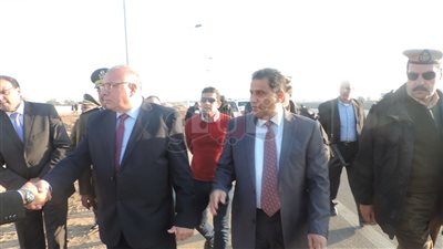 512 فرد أمن شاركوا في تأمين الطرق الجديدة خلال افتتاح «السيسي» (صور)