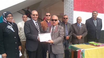 تعليم بورسعيد يكرم معلمات وطالبات «الزهور التجارية» (صور)