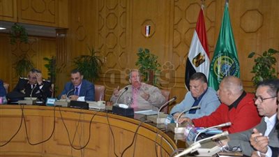 محافظ الإسماعيلية يشكل لجنة لنقل موقف عبدالحكيم عامر العشوائي (صور)