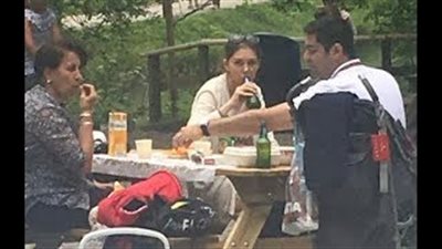 بالفيديو والصور.. مذيعة إيرانية محجبة تشرب الخمور مع عائلتها في سويسرا