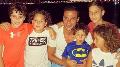 محمد إمام برفقة أبناء أحمد رزق والسعدني