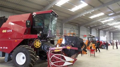 محافظ الوادي الجديد يفتتح معرضا للمعدات الزراعية