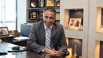 محافظ البنك المركزي ووزير المالية يسافران إلى لندن