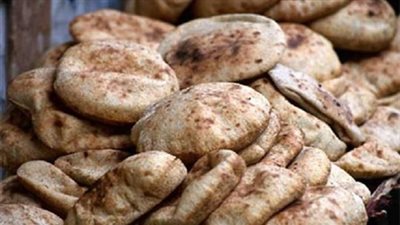 «تموين أسيوط» تضبط 2700 رغيف بلدي مدعم قبل بيعه بالسوق السوداء