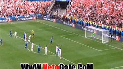 بالفيديو.. «سيجوردسون» يتقدم بالهدف الأول لأيسلندا أمام المجر