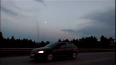 بالفيديو.. لقطات مرعبة لأعداد ضخمة من البعوض تشبه الأعاصير