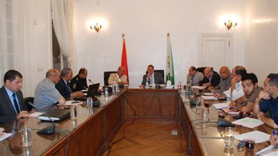 الجيزة: تطهير 7 مخرات بالصف وأطفيح استعدادا لأمطار الشتاء