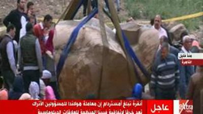 بالفيديو.. ربط تمثال رمسيس الثاني استعدادا لنقله للمتحف الكبير