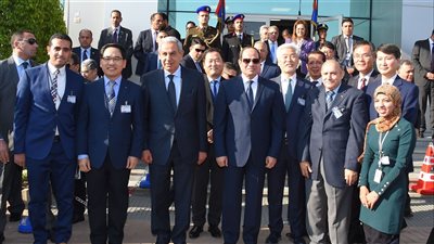 تفاصيل أولى جولات السيسي الداخلية في 2018.. يزور مدينة العاشر من رمضان.. يفتتح مشروعات طرق وكباري وإسكان.. يكلف بالانتهاء من المصانع المتعثرة.. ويؤكد: لن نسمح بحدوث مشكلة مياه في مصر