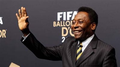 أدب كرة القدم.. الجوهرة السمراء لا يصدق سيرة حياته.. وبيليه الصغير كتاب للأطفال.. ميسي «برغوث».. «رونالدو» أصابه هوس الكمال.. وكتب «بيكهام» هي الأشهر بين نجوم الساحرة الم