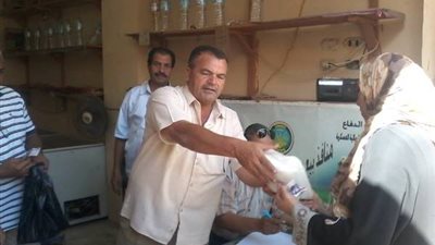بالصور.. «البحيرة» تبدأ توزيع 50 طن سكر بمنافذ الوحدات المحلية