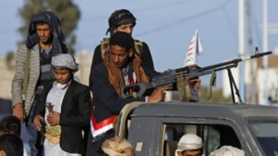 مليشيات الحوثي تهدد بقطع الملاحة الدولية في البحر الأحمر