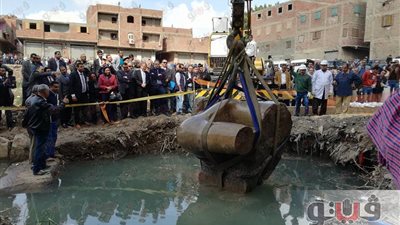 مدير ترميم المتحف المصري: وزن الجزأين المستخرجين لتمثال رمسيس 10 أطنان