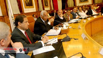 بالصور.. محافظ القاهرة يشكر الأجهزة التنفيذية على مظهر العاصمة اللائق خلال احتفالات تنصيب السيسي.. ويحيل مدير مدرسة للتحقيق لإهماله في 