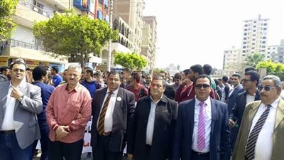 شباب الجامعات يشاركون بمسيرة «شارك من أجل مصر»