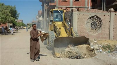 حملات نظافة مكبرة بمركز أسيوط ورصف طرق شطب وبني غالب