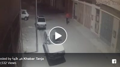 بالفيديو.. رد فعل شاب لحظة اعتداء أشخاص على صديقه بالسيوف