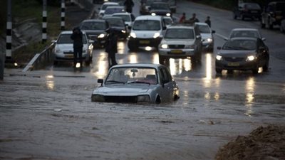 الأرصاد تكشف أسباب تعرض مصر لأمطار رعدية وسيول بالمحافظات