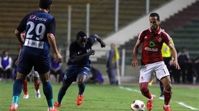 القنوات الناقلة لمباراة الأهلي وإنبي في الدوري العام.. غدا