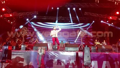 بالفيديو والصور.. محمد حماقي يشعل حفل جامعة الأهرام الكندية