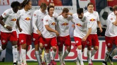 لايبزيج يتعادل سلبيًا مع شتوتجارت في الشوط الأول