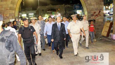 بالصور.. مدير أمن أسوان يتفقد السوق السياحي