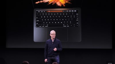 رسميا.. أبل تكشف عن أرق جهاز ماك بوك برو مع شاشة OLED