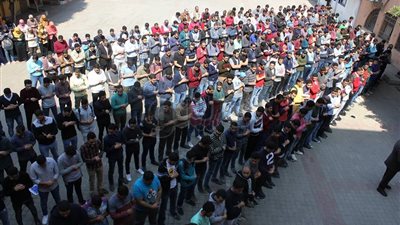 طلاب «هندسة شبرا» يقيمون صلاة الغائب على «ضحية أوليكس» (صور)