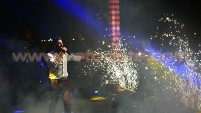 بالصور.. حماقي يغني لـ«الأهلي والزمالك» بحفل جامعة الأهرام الكندية